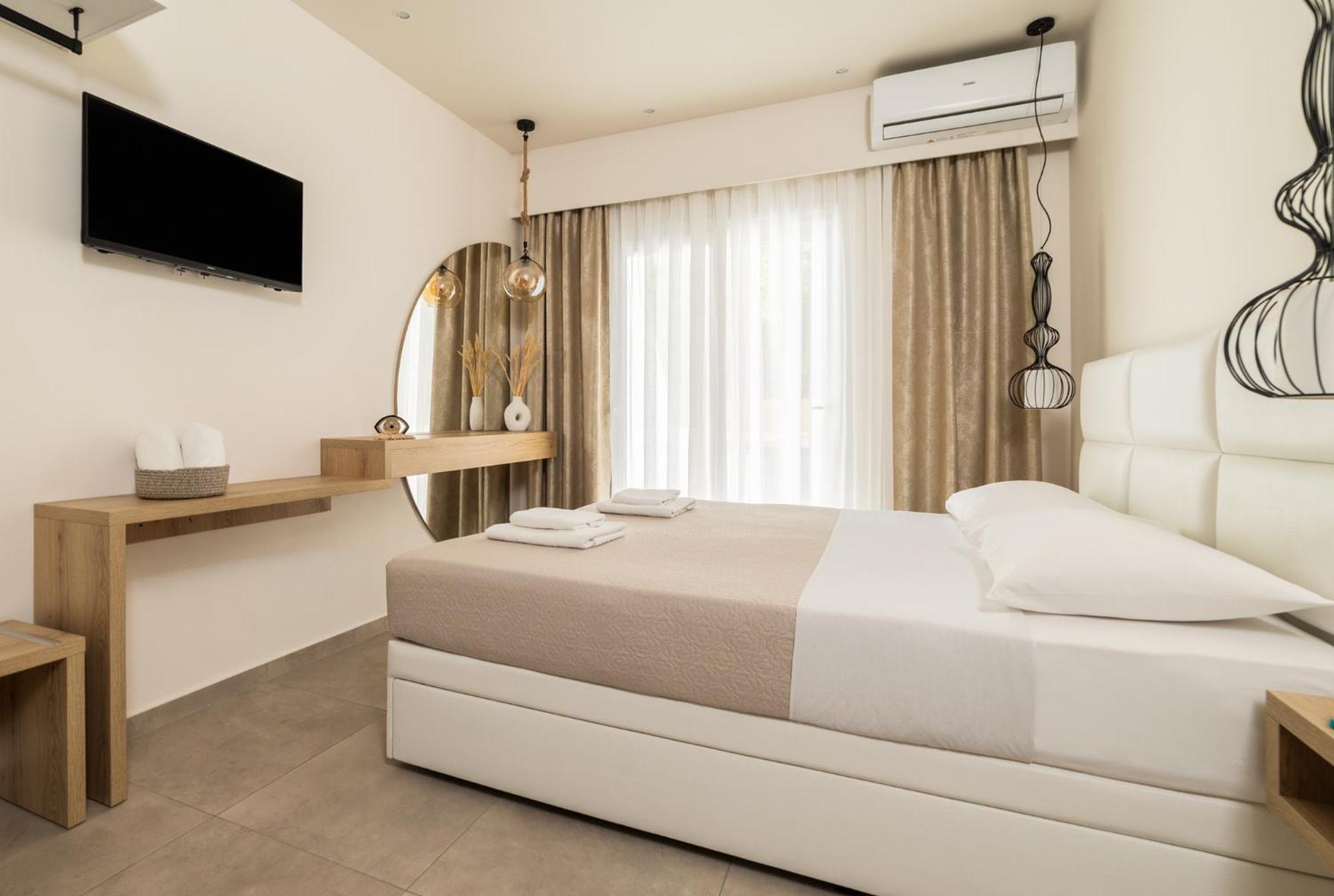 Mystery Suites And Apartments Neoi Poroi Exterior foto